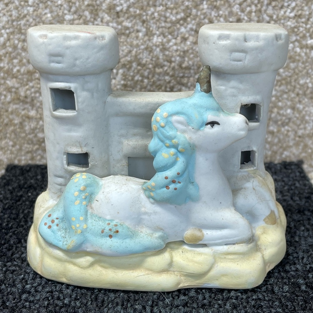 Unicorn & castle figurine